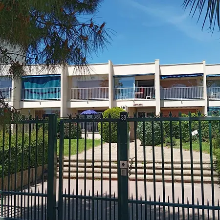 Bord De Mer, Midi, Acces Direct A La