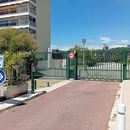 アパート Bord De Mer, Midi, Acces Direct A La Et Parking Privatif カンヌ