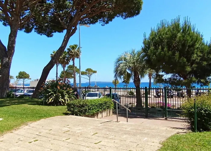 Bord De Mer, Midi, Acces Direct A La * Cannes