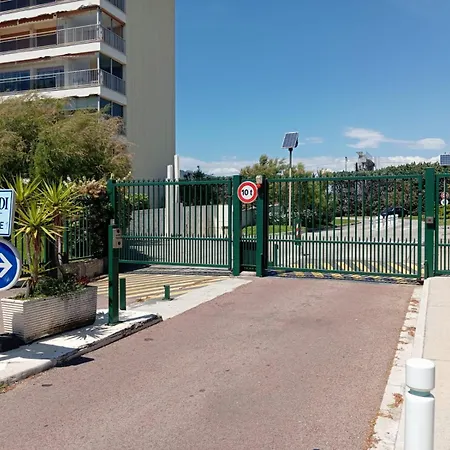 Bord De Mer, Midi, Acces Direct A La * كان