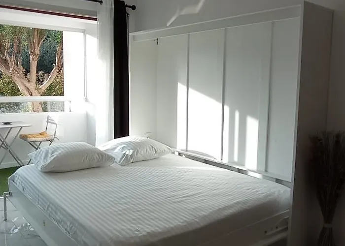 Bord De Mer, Midi, Acces Direct A La Cannes