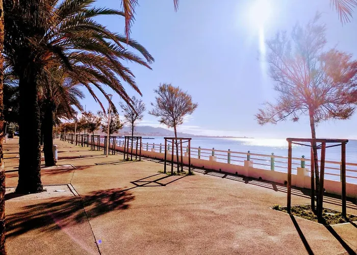 Bord De Mer, Midi, Acces Direct A La Cannes