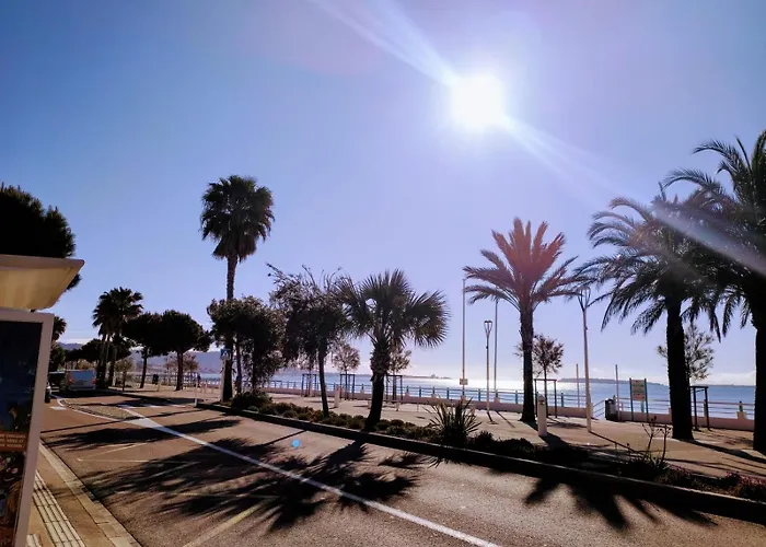 Bord De Mer, Midi, Acces Direct A La Cannes